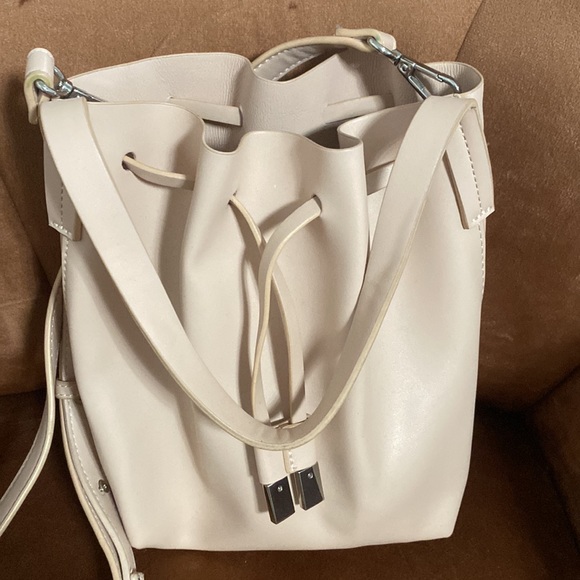 Forever 21 Pink Crossbody Bag. - Picture 6 of 6